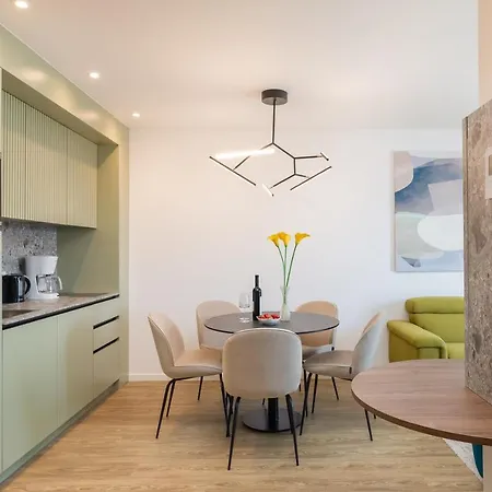 Amfora Selection - Luxury With Swimming Pool And Garage Apartment Makarska