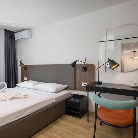 Amfora Selection - Luxury With Swimming Pool And Garage Makarska